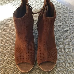 Brand New Toms Peep Toe Boots Size 9.5